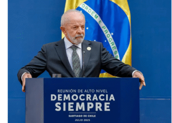 Lula no Chile: “Democracia corre risco como na ascensão do nazismo”, alerta presidente em encontro internacional
