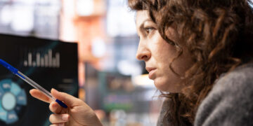 Receita Federal amplia uso de inteligência artificial e mira fraudes em importações: autuações já passam de R$ 5 bilhões