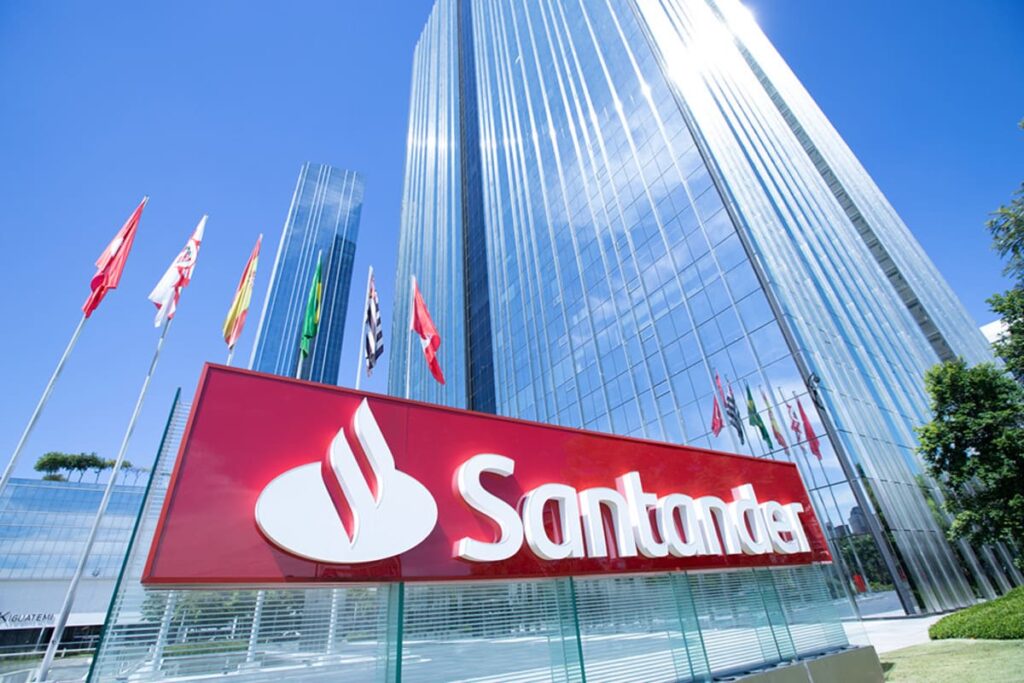 Santander abre inscrições para programa de trainee com salário de até R$ 9,2 mil Santander 3 1 1