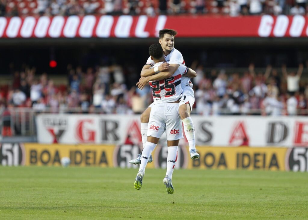 Fim de semana de emoções: São Paulo brilha, Flamengo assume a ponta e Vasco tropeça nos acréscimos! Sao Paulo vence o Fluminenseno Morumbi foto Sao Paulo Futebol Clube