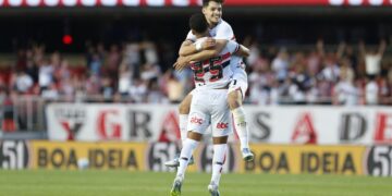 Fim de semana de emoções: São Paulo brilha, Flamengo assume a ponta e Vasco tropeça nos acréscimos! 1 Fim de semana de emoções: São Paulo brilha, Flamengo assume a ponta e Vasco tropeça nos acréscimos!