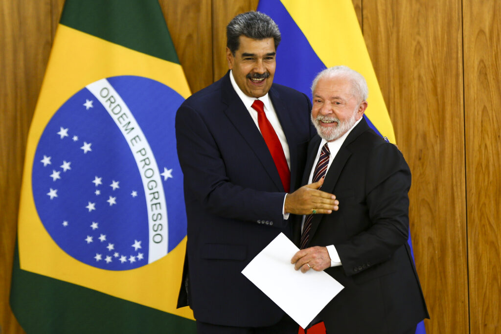 Decisão inesperada: Venezuela impõe tarifas de até 77% sobre produtos brasileiros lula e maduro2 imposto Brasil tairfa