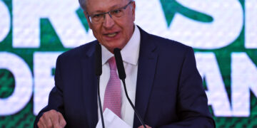 Alckmin diz que tarifaço de Trump já afeta 3,3% das exportações brasileiras e garante: “Vai passar” 1 Alckmin diz que tarifaço de Trump já afeta 3,3% das exportações brasileiras e garante: “Vai passar”