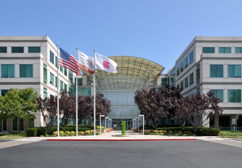Apple anuncia investimento bilionário em Inteligência Artificial para disputar liderança com Microsoft e Google Apple anuncia investimento bilionario em Inteligencia Artificial