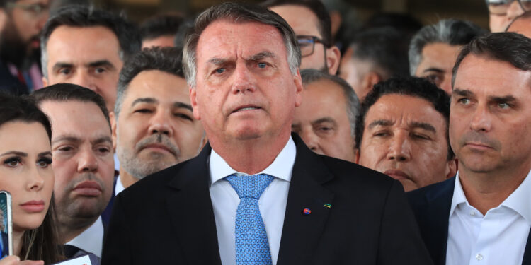Ex-presidente Jair Bolsonaro durante declaração à imprensa após virar Réu no STF. Foto: Lula Marques/Agência Brasil