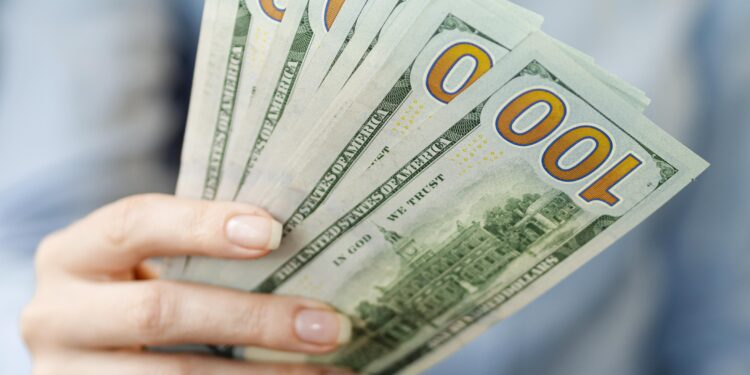 Dólar fecha acima de R$ 5,60 pela primeira vez em quase dois meses; Ibovespa tem pior fechamento mensal desde dezembro 14 Dólar fecha acima de R$ 5,60 pela primeira vez em quase dois meses; Ibovespa tem pior fechamento mensal desde dezembro Dolar fecha em alta 2