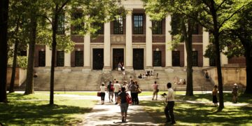 EUA afirmam ter revogado 6 mil vistos de estudantes