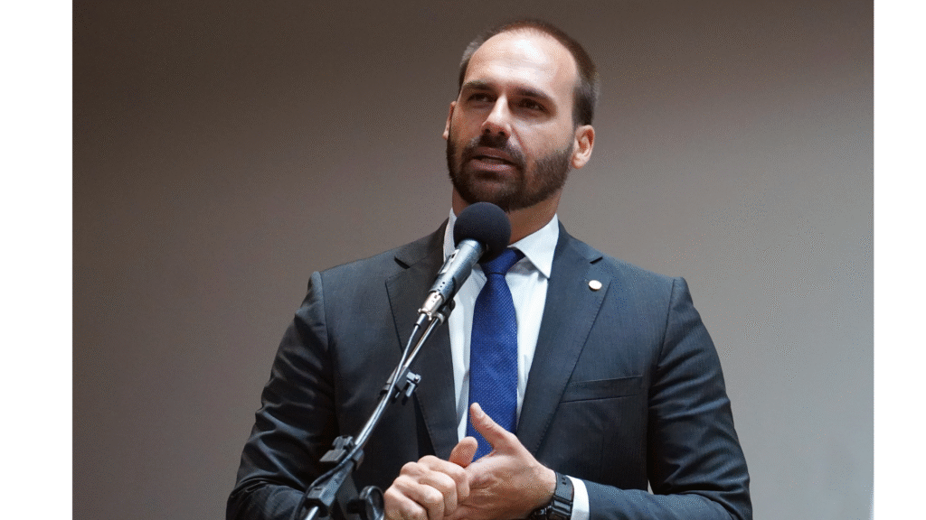 Eduardo Bolsonaro, em Washington, diz que irá “às últimas consequências” contra Alexandre de Moraes e defende sanções dos EUA ao Brasil Eduardo Bolsonaro diz que vai ate o fim para tirar Alexandre de Moraes do poder em entrevista a BBC News