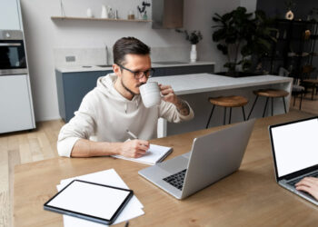 Mercado imobiliário brasileiro se adapta ao impacto do trabalho remoto em 2025