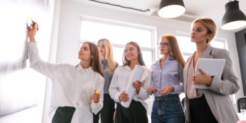 Liderança feminina avança no setor de franquias no Brasil em 2025 3 Liderança feminina avança no setor de franquias no Brasil em 2025