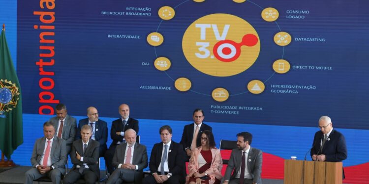 Lula assina decreto que regulamenta a TV 3.0; implantação começa em 2026 16 Foto: Reprodução/ José Cruz/Agência Brasil