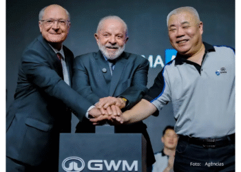 Lula inaugura fábrica da GWM em SP e diz que Brasil está “aberto para negócios”