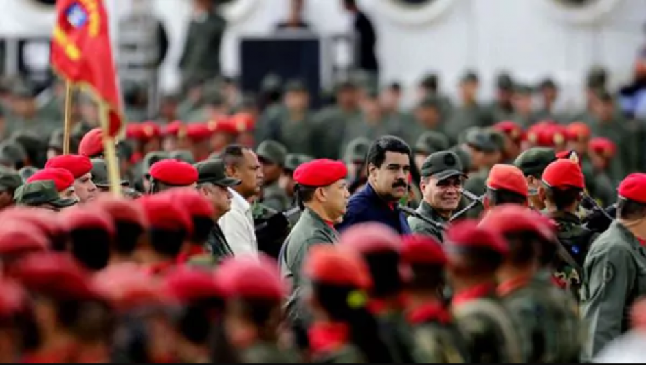Navios de guerra dos EUA aumentam tensões com a Venezuela à medida que chegam ao Caribe Maduro militares Foto Infobae