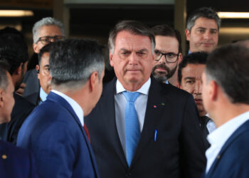 PGR recomenda reforço policial em tempo integral na casa de Jair Bolsonaro