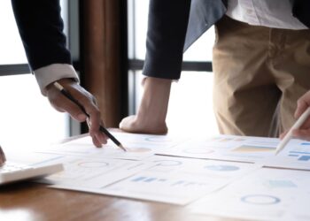 Seguro como estratégia: empresas fortalecem a gestão de riscos e a proteção dos negócios