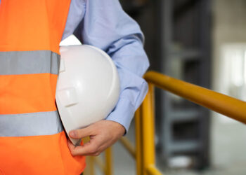 Segurança ativa reduz riscos e revoluciona prevenção de acidentes no trabalho em 2025