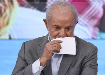 Lula critica Trump e afirma que não irá se humilhar para negociar tarifas