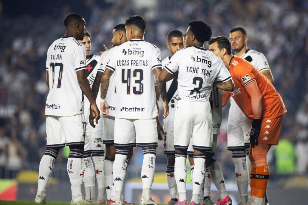 Vasco goleia no primeiro tempo e avança às quartas da Copa do Brasil; Cruzeiro também se classifica VASCO CLASSIFICADO