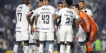 Vasco goleia no primeiro tempo e avança às quartas da Copa do Brasil; Cruzeiro também se classifica 19 Vasco goleia no primeiro tempo e avança às quartas da Copa do Brasil; Cruzeiro também se classifica