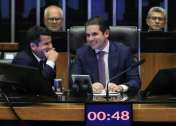 Câmara aprova urgência para isenção do IR até R$ 5 mil; mais ricos pagarão alíquota extra de até 10%