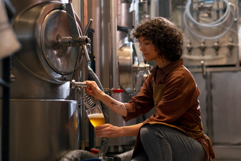 Indústria cervejeira brasileira cresce em número de estabelecimentos e mantém produção estável em 2024 cerveja industrias 1 1