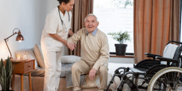 Assistência Domiciliar oferece cuidado humanizado e profissional para idosos