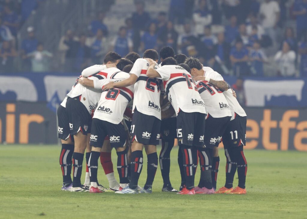 Sábado de grandes destaques no futebol brasileiro e internacional destaques futebol