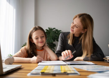 Pesquisa aponta que 72% dos pais não investem no futuro financeiro dos filhos