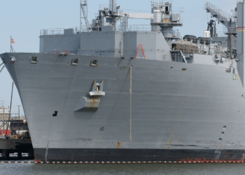 EUA envia navio de guerra para a Venezuela; Brasil em alerta