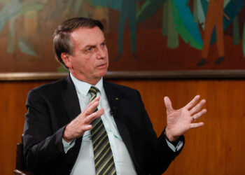 Risco de fuga: Moraes acata pedido da PF para monitorar Bolsonaro dentro de casa e pede novo parecer da PGR