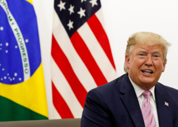 Trump diz estar aberto ao diálogo com Lula, apesar de impor tarifa recorde ao Brasil; Lula responde com foco em empregos e soberania 18 Trump diz estar aberto ao diálogo com Lula, apesar de impor tarifa recorde ao Brasil; Lula responde com foco em empregos e soberania