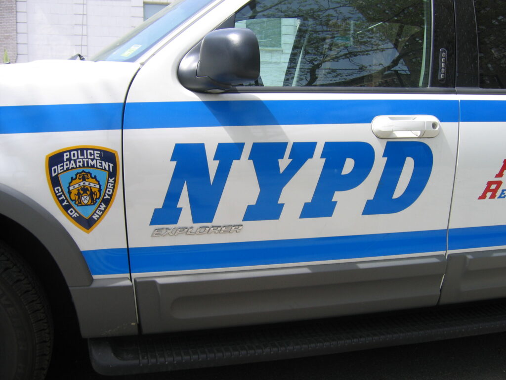 Atirador abre fogo em restaurante em Nova York: 3 mortos e 8 feridos tiroteio Nova York