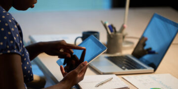 Relatório aponta impacto de R$ 215 bilhões das plataformas digitais na economia brasileira em 2024