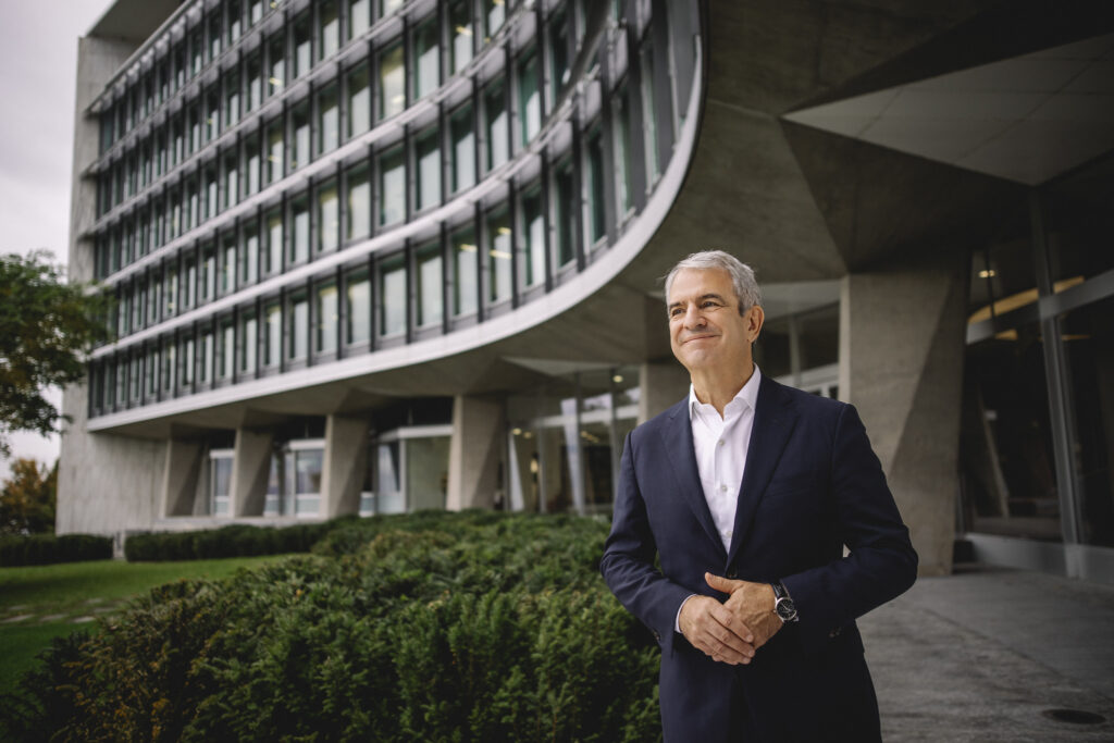 Nestlé demite CEO Global após relacionamento romântico com funcionária - Executivo estava na empresa desde 1986 CEO Nestle global demitido