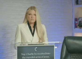 Erika Kirk faz primeiro pronunciamento emocionante após o assassinato de Charlie Kirk: “Meu marido deu a vida por mim, pela nossa nação e pelos nossos filhos”