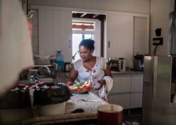 Governo inicia ação nacional para regularizar FGTS de trabalhadores domésticos
