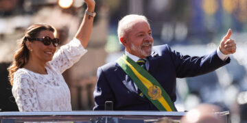 Lula participa do desfile de 7 de Setembro em Brasília; ministros do STF não comparecem 1 Lula participa do desfile de 7 de Setembro em Brasília; ministros do STF não comparecem