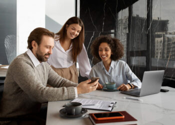 Tráfego pago se consolida como principal motor de crescimento para empresas e clínicas em 2025 18 Mentorias empresariais ganham força como estratégia de crescimento sustentável