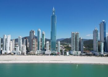 Top 5: conheça os bairros mais caros na cidade brasileira onde o m² vale mais que em São Paulo