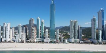 Top 5: conheça os bairros mais caros na cidade brasileira onde o m² vale mais que em São Paulo