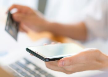 Pagamentos digitais ampliam inclusão financeira no Brasil, América Latina e Espanha