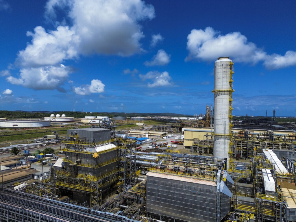 Demanda asiática fortalece posição da Petrobras frente a tarifas dos EUA Petrobras tarifas EUA