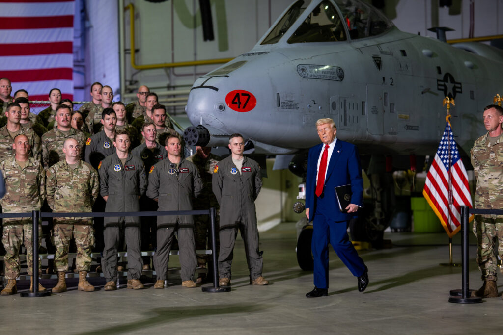 Trump anuncia ataque militar contra navio ligado ao narcotráfico que partiu da Venezuela Trump anuncia ataque a navio a Venezuela