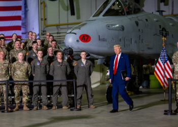 Trump anuncia ataque militar contra navio ligado ao narcotráfico que partiu da Venezuela