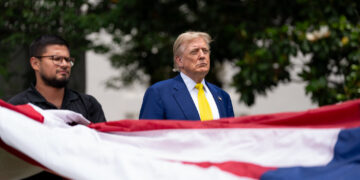 Trump recomenda retirada de licenças de emissoras que o criticam