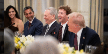 EUA à vanguarda da inovação global: Trump recebe líderes da Big Tech na Casa Branca e é elogiado por políticas pró-inovação 1 EUA à vanguarda da inovação global: Trump recebe líderes da Big Tech na Casa Branca e é elogiado por políticas pró-inovação