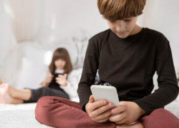 Justiça restringe publicações artísticas de menores no Facebook e Instagram sem autorização judicial