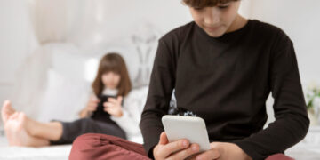 Justiça restringe publicações artísticas de menores no Facebook e Instagram sem autorização judicial