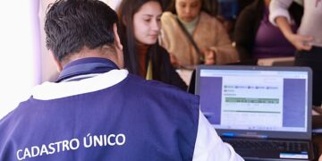 Número de famílias em situação de pobreza no CadÚnico cai 25% em dois anos 3 Número de famílias em situação de pobreza no CadÚnico cai 25% em dois anos