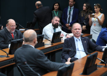 Conselho de Ética da Câmara instaura processo contra Eduardo Bolsonaro